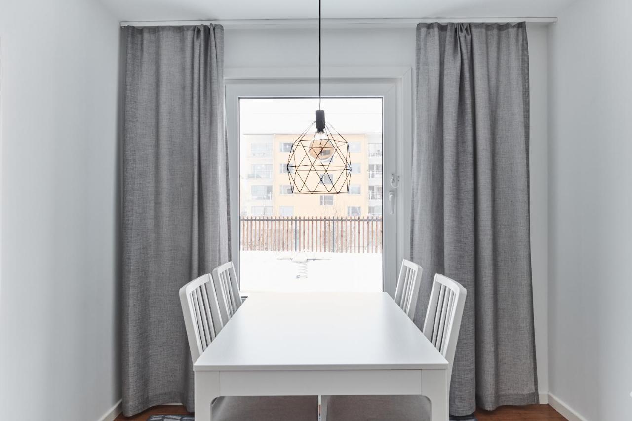 Continental Apartment Hotel Knivsta Knivsta  Extérieur photo